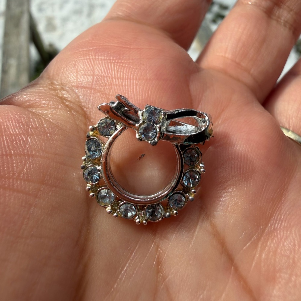 Silver Tone Wreath With Bow And Aquamarine Rhinestone Brooch